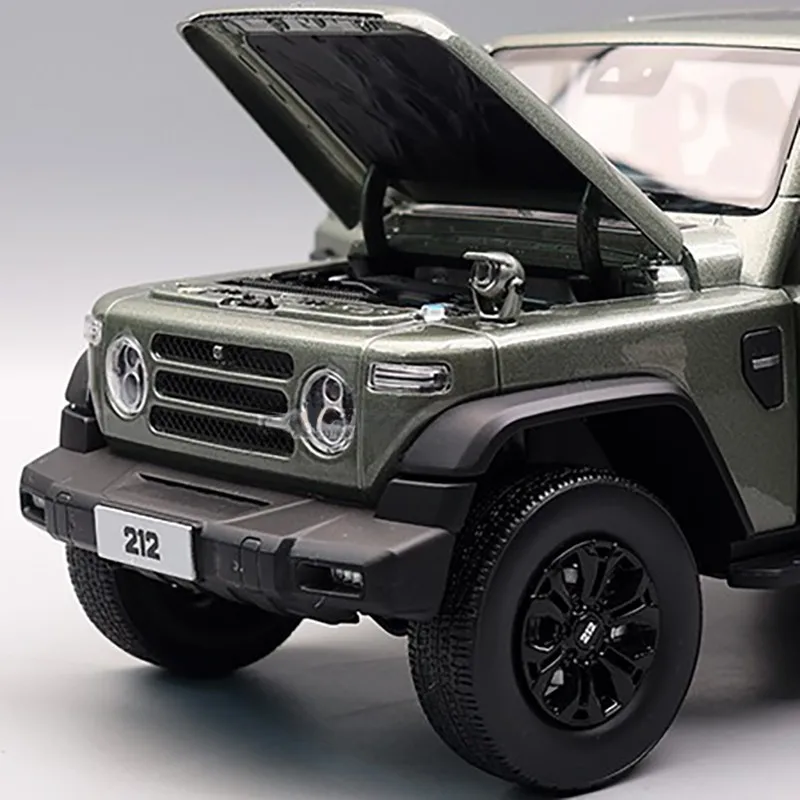 Фото BJ212 BEIQI 212 T01, имитационная модель автомобиля из сплава, украшение для внедорожника, металлическая копия кусочков, подарок для мальчиков, коллекционная коллекция для взрослых, зеленый, 1:18 №2