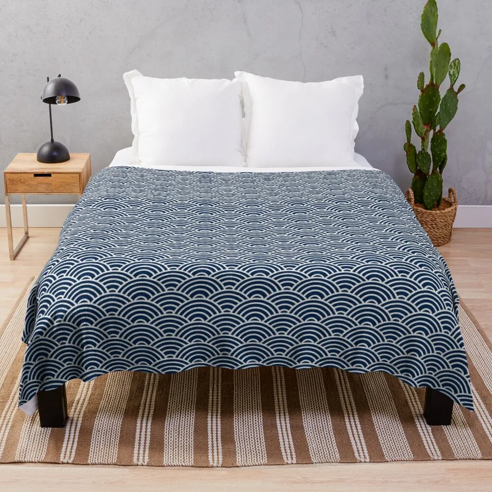 

Seigaiha // Japanese Collection Throw Blanket Soft
