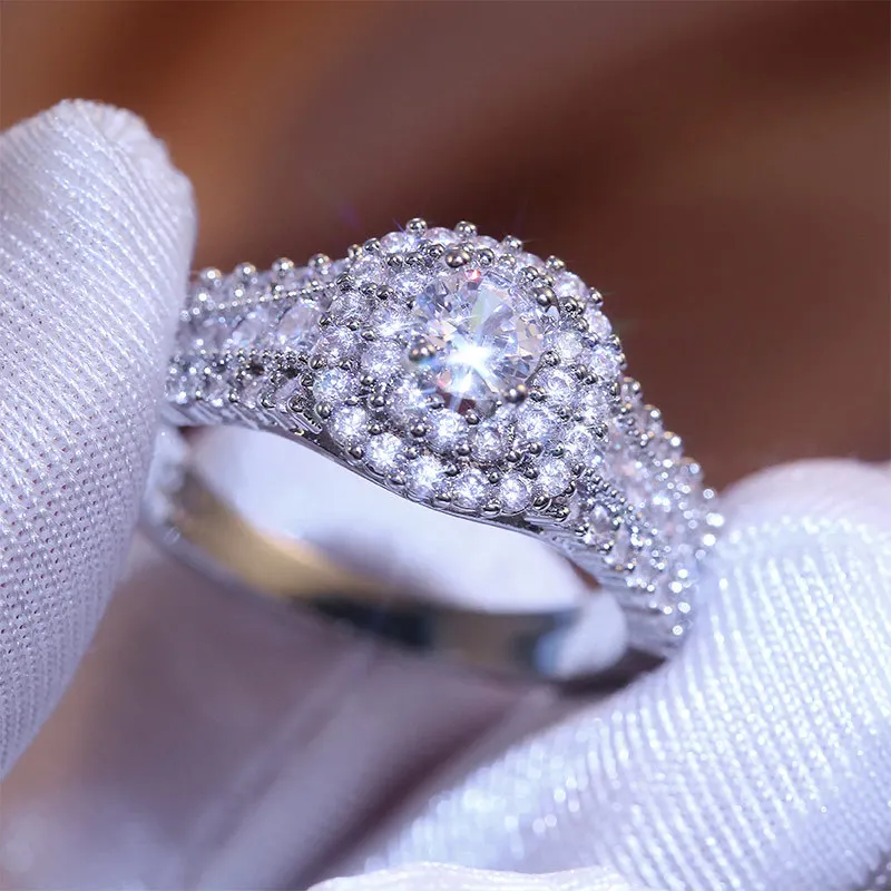 

New Luxury Trendy Silver Plated Full Crystal Engagement Ring For Women Shine White CZ Stone Inlay Fashion Jewelry Wedding Band