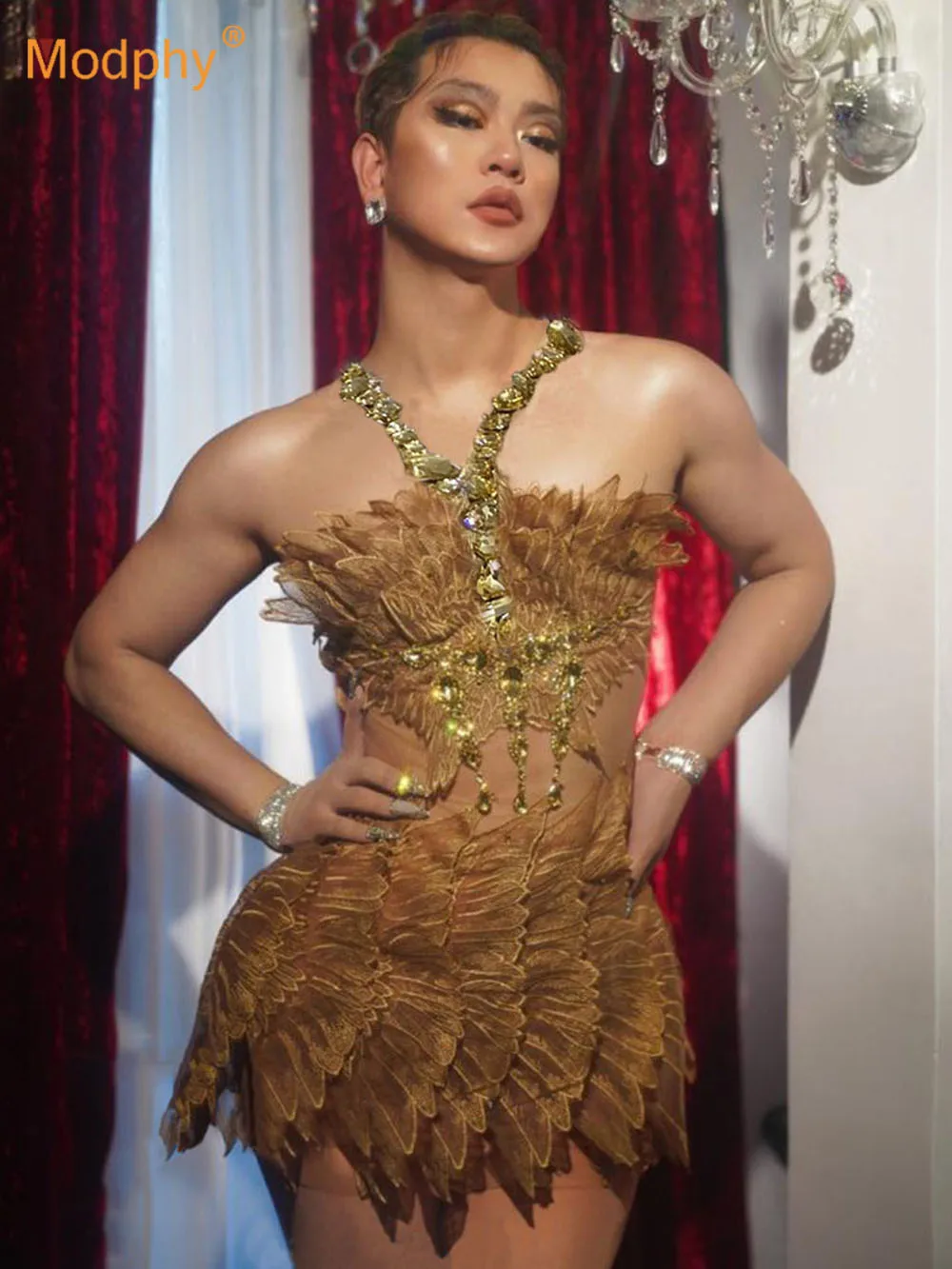 

Лето 2023, новинка, модное мини-платье со стразами в стиле знаменитостей, дизайн золотой бабочки, женское платье для выступления в ночном клубе