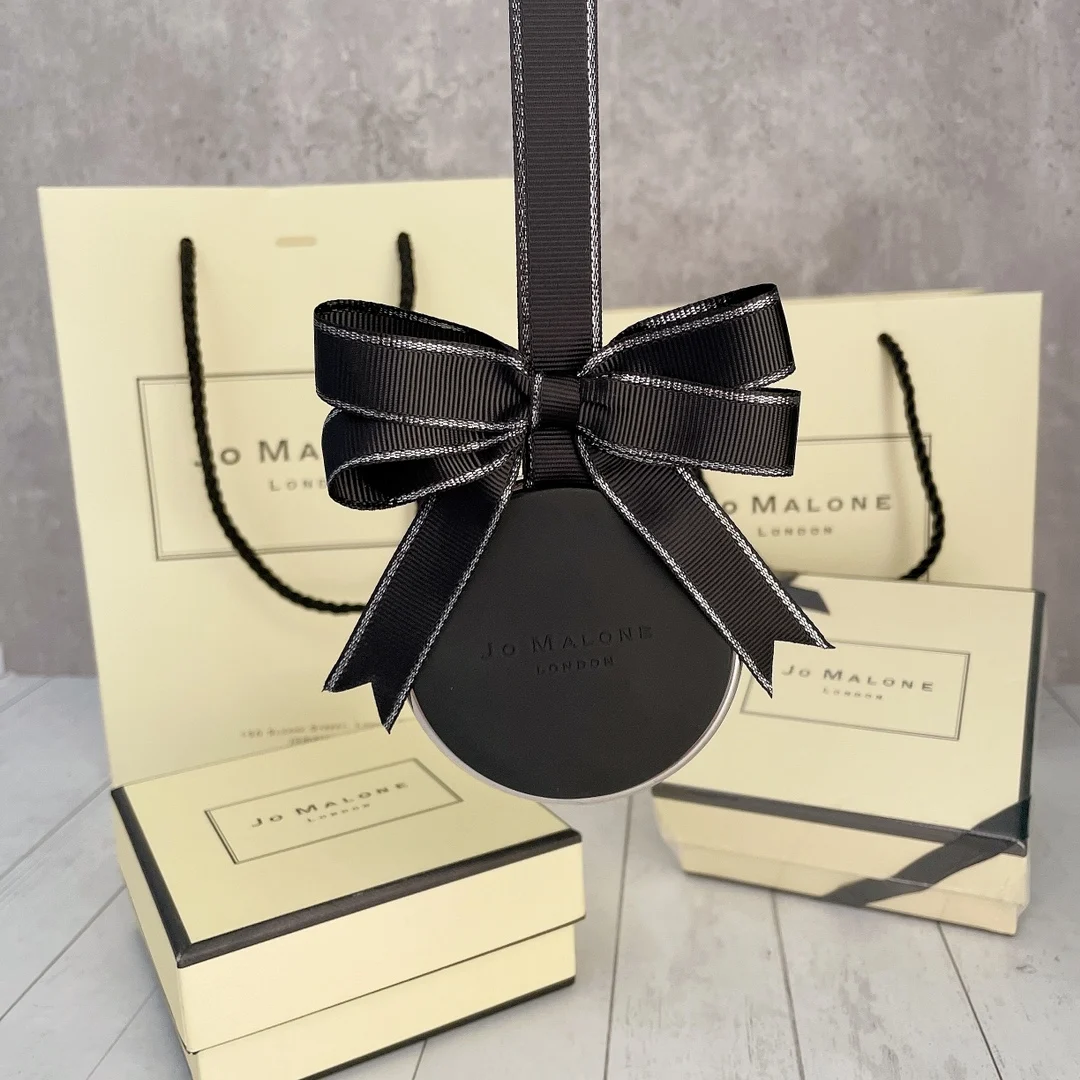 

Luxury Car Fragrance Hanging Perfume Interior Decoration Good Smell LimeBasil Wild Bluebell Best Gift Car Air Freshener Business