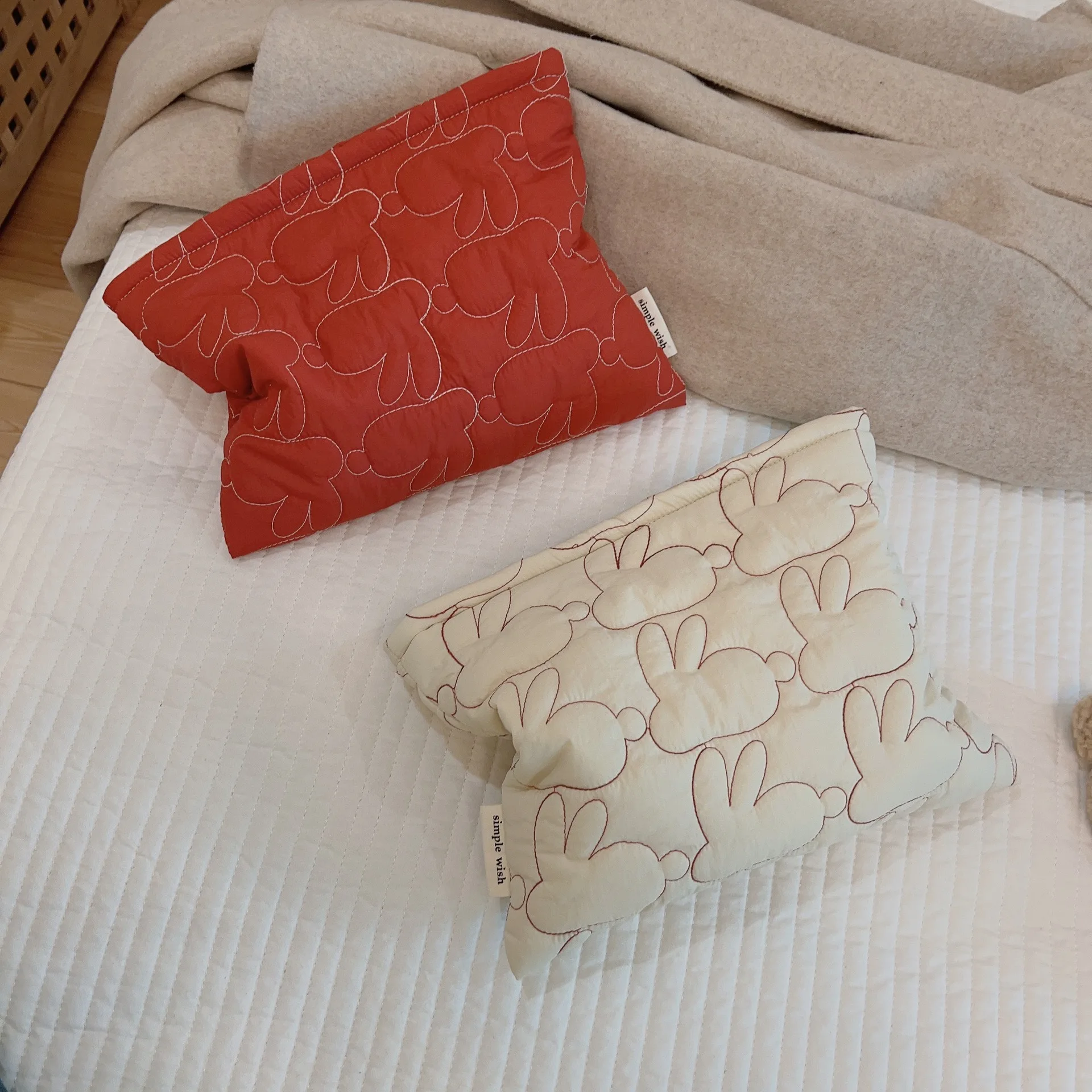 

Women Retro Cotton Cartoon Rabbit Cosmetic Bag Makeup Storage Bag Necesserie Organizer Travel Toiletry Bags Cute Makeup Bags