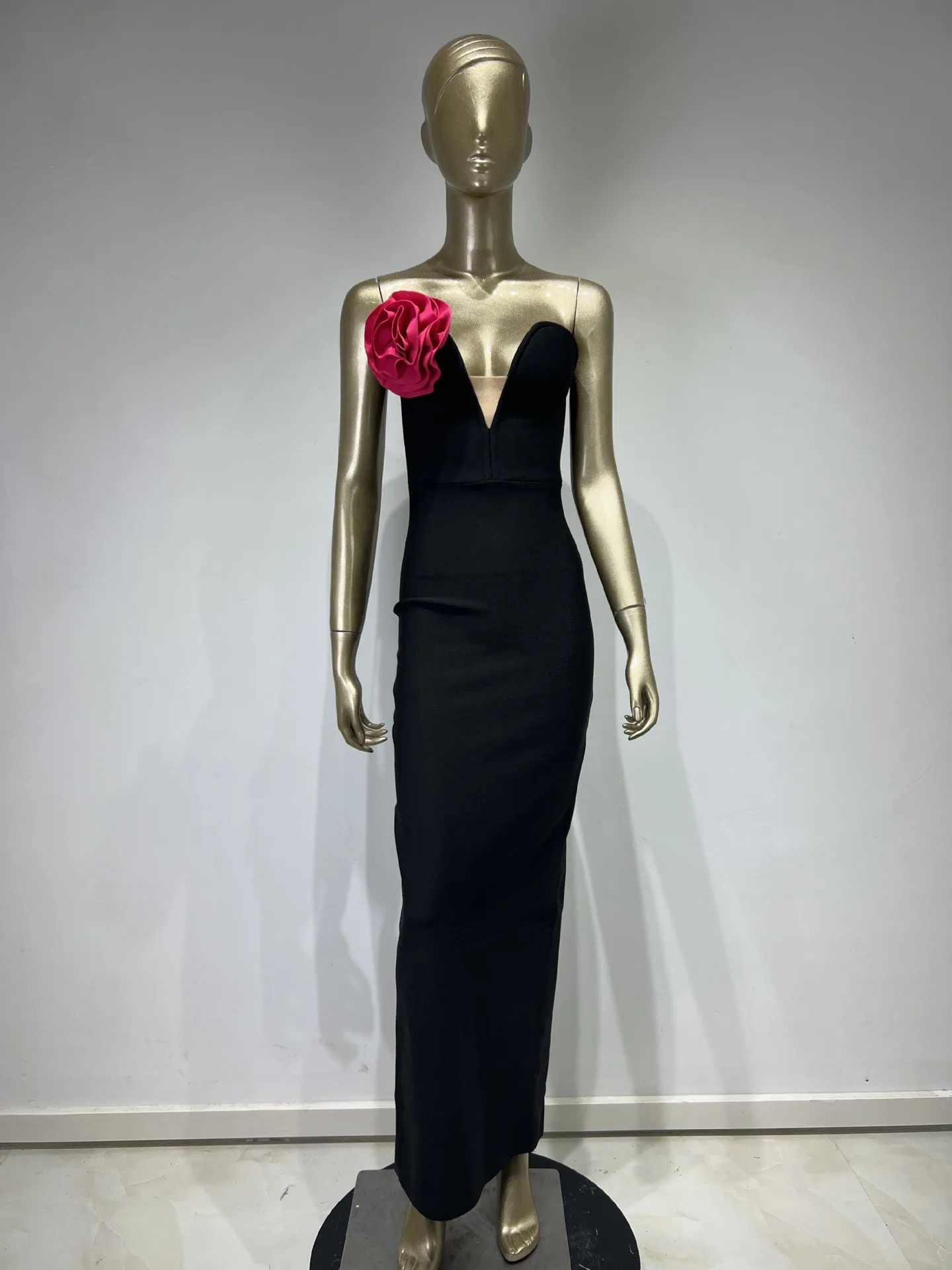 Новинка лета 2024 соблазнительное Черное длинное платье-мини без бретелек с