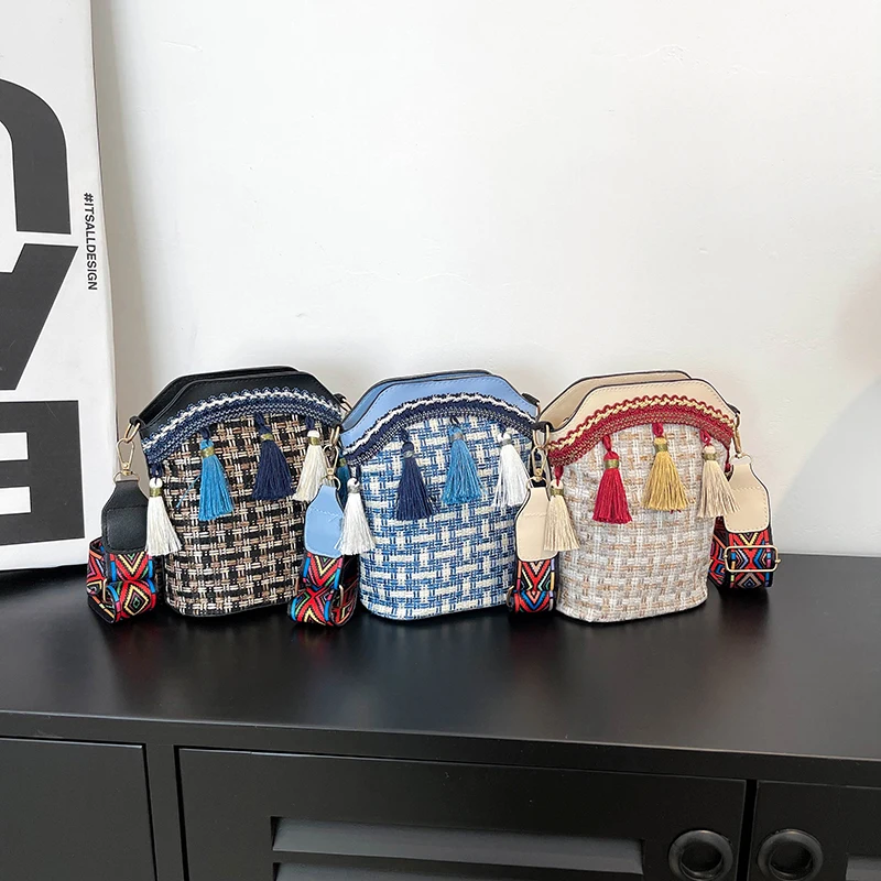 

2023 New Ladies Woven Tassel Bucket Bag Canvas Wide Shoulder Strap Ladies Handbag Colorful Vintage Travel Messenger Bag Female