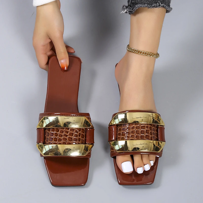 

Slippers Women Flip Flop Summer New WHNB Casual Flip Flops Indoor Metal Decoration Slides Female Shoes Casual Outside Flip-flops
