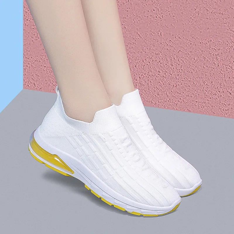 

2022 New Spring Sneakers For Women Yellow Slip-On Ladies Casual Women's Sneakers Breathable Mesh Lightweight Vulcanized Shoes