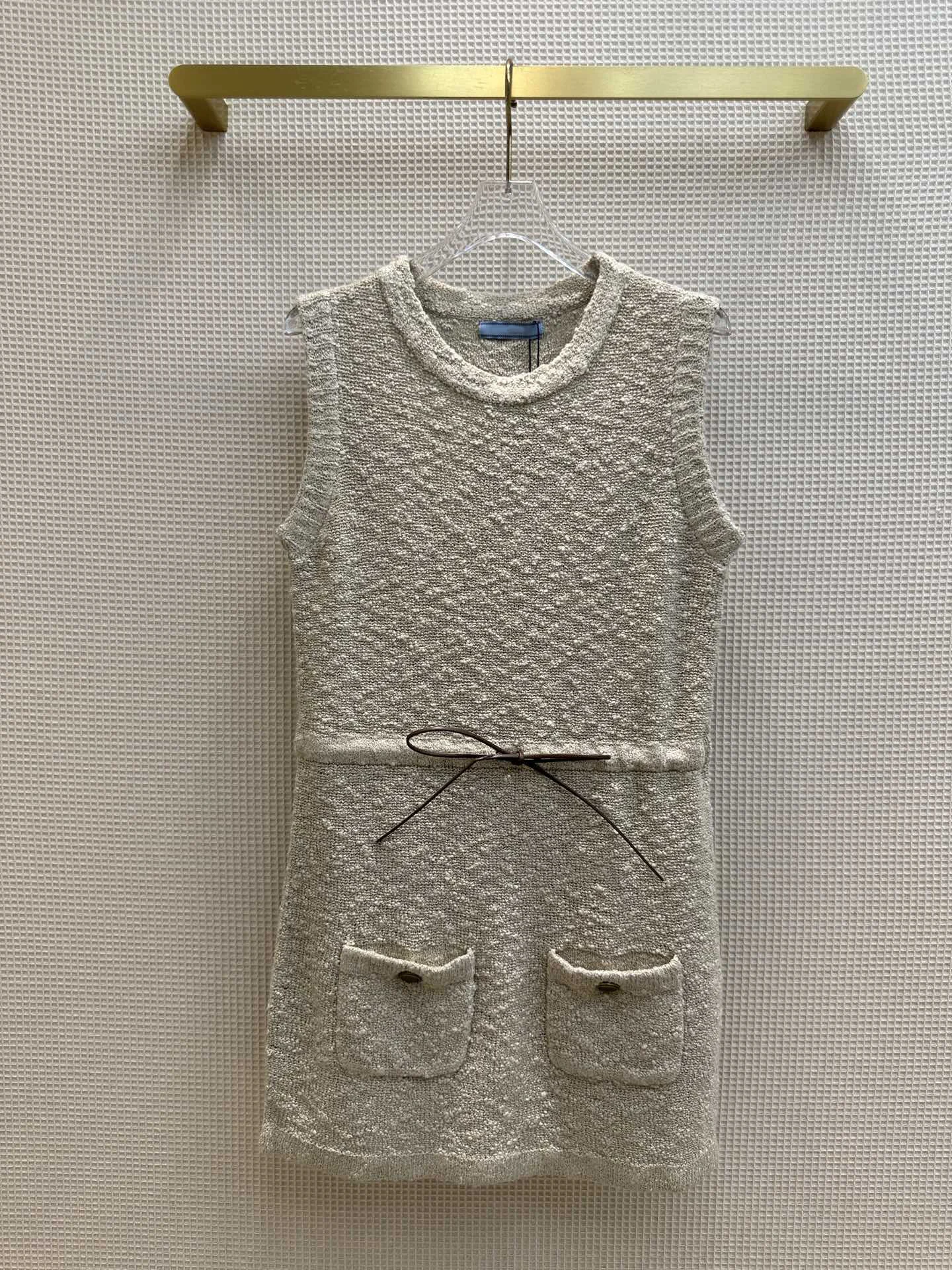 

2023 Crewneck sleeveless knitted dress
