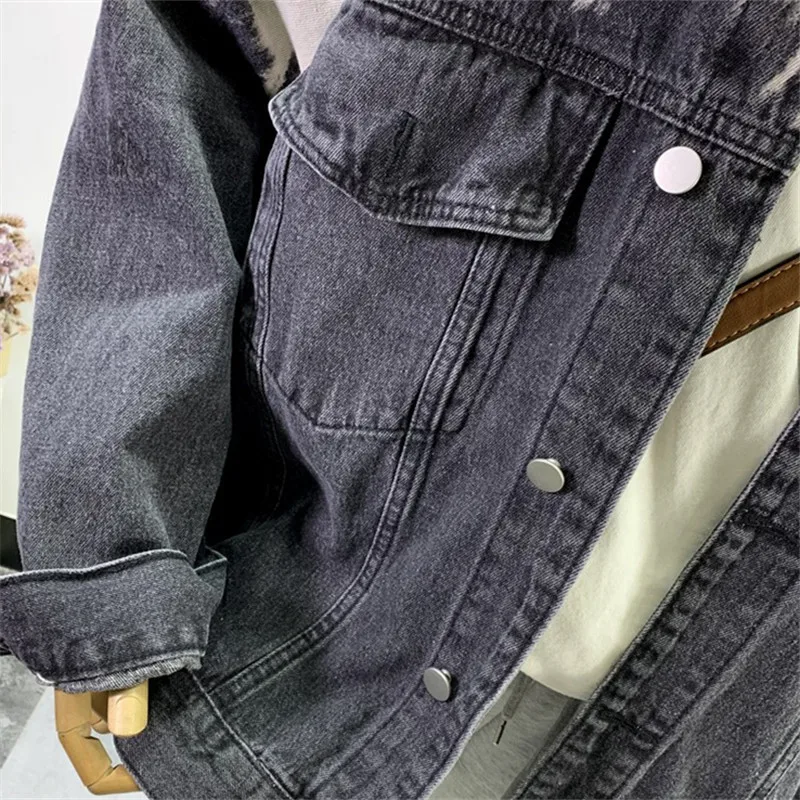 Джинсовая куртка женская с большими карманами винтажная Повседневная