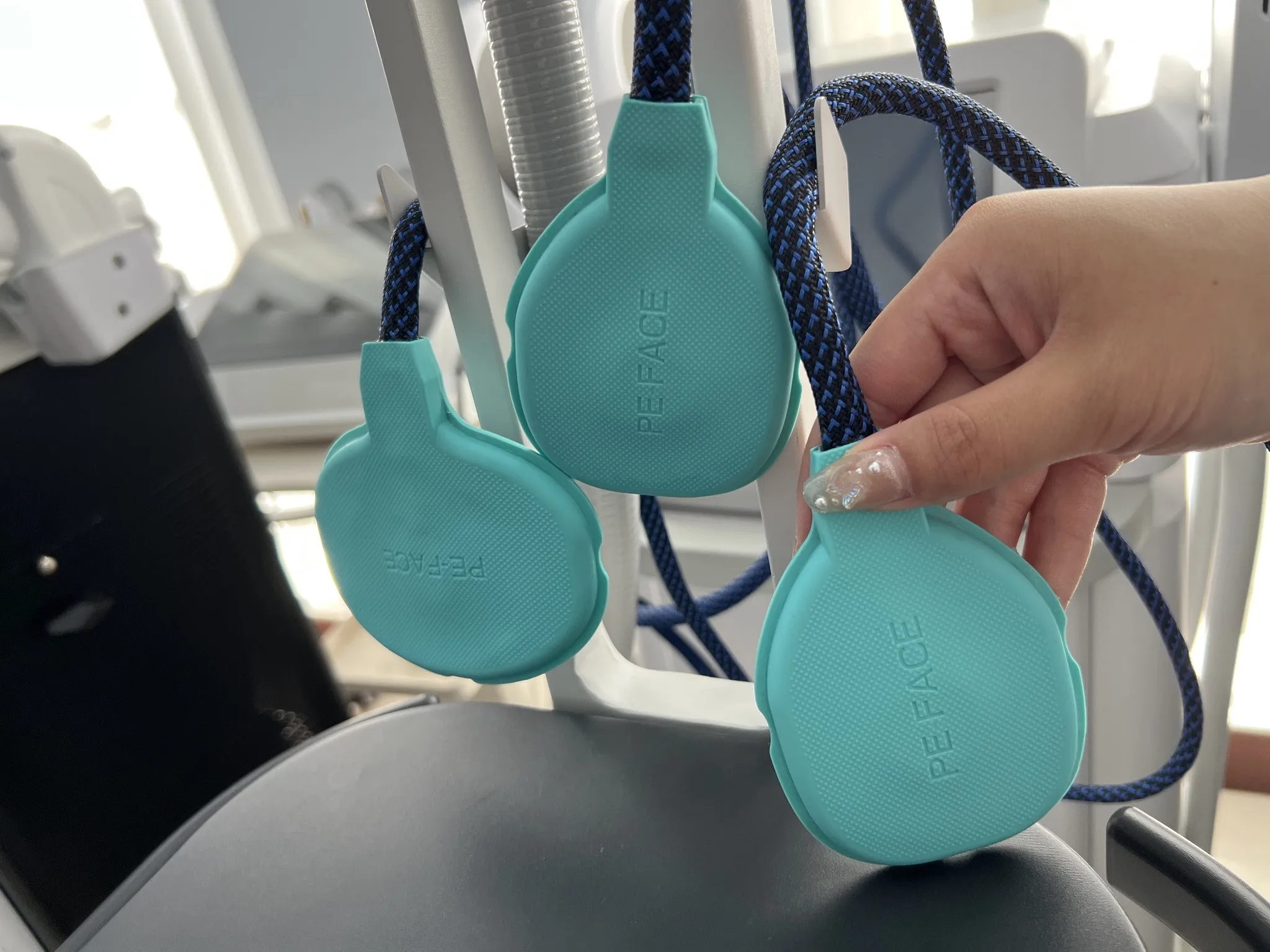 Рисунок 3 - Массажер для лица Ems