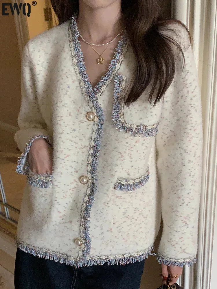 

Женское однобортное пальто с бахромой [EWQ], черное пальто с V-образным вырезом, бахромой, жемчужинами и длинными рукавами, сочетающееся со всем, 16U6485, Осень-зима 2023