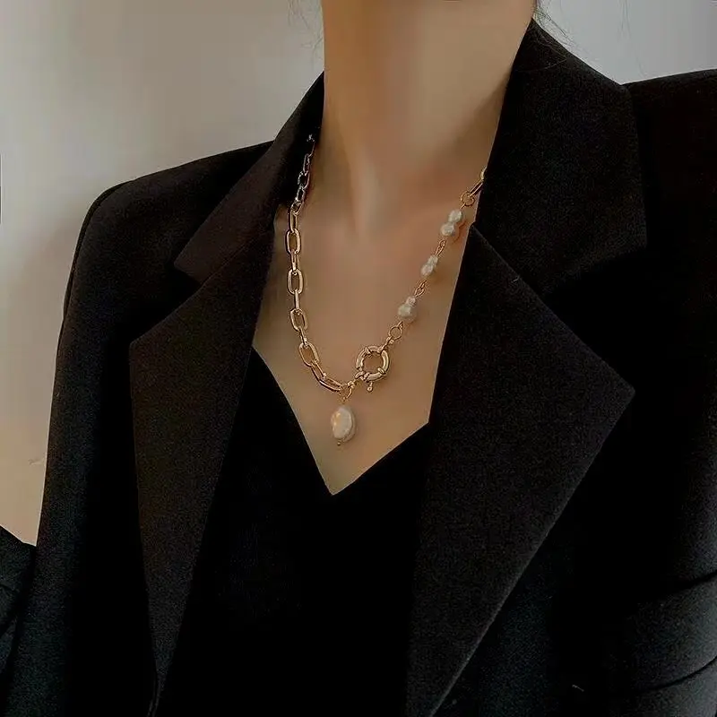 

Vintage Pearl Necklaces For Women Long Sweater chain French romantic style Chokers Trendy 2021 wholesale Asymmetric Bijoux Femme
