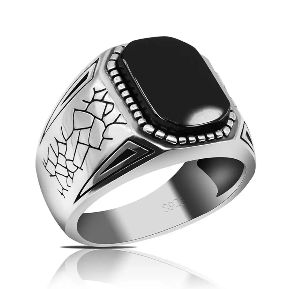 Мужское серебряное кольцо