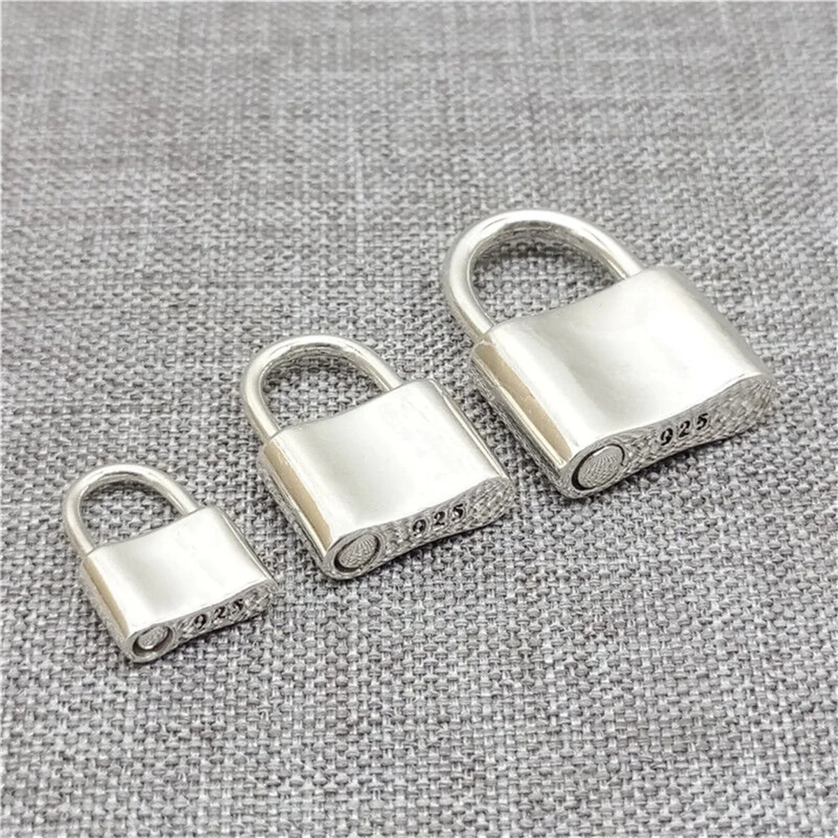 

Fashion 925 Sterling Silver Padlock Charm Lock Pendant Can Be Opened