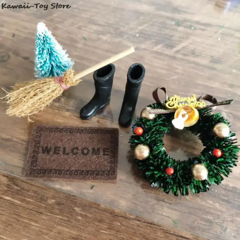 

5pcs/set 1/12 Dollhouse Christmas Boots Tree Wreath Pine Santa Claus Carpet Broom Dollhouse Miniature Accessories