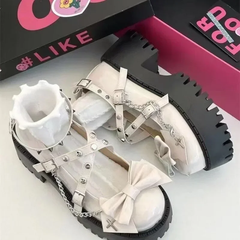 Туфли-лодочки Женские однотонные на толстой нескользящей подошве с