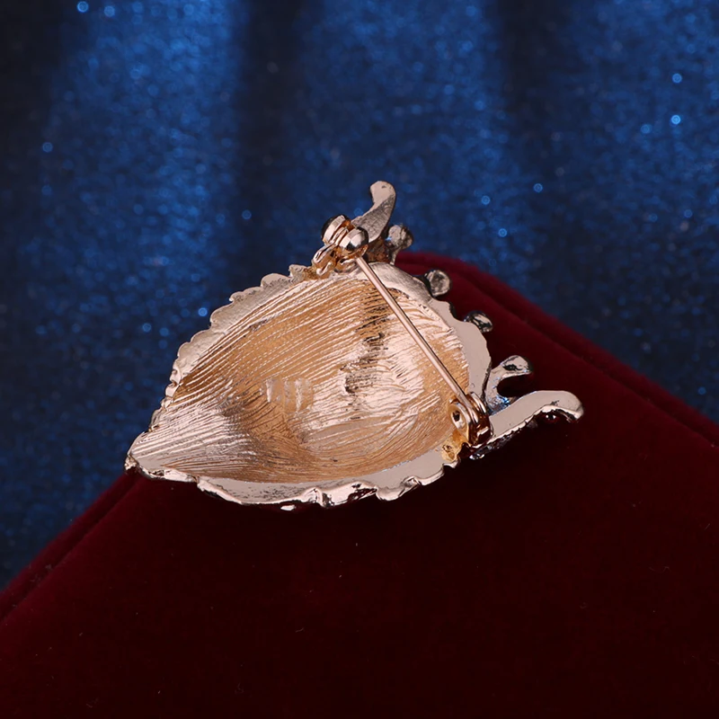 Винтажная брошь в виде головы льва булавка для лацкана с кристаллами короны