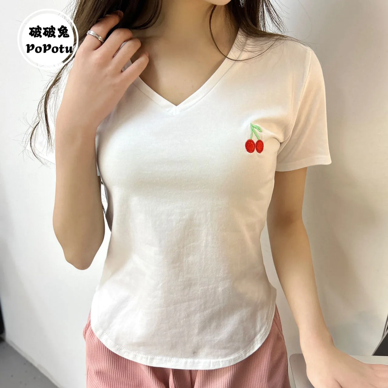 

Western style with cherry embroidered top WHITE