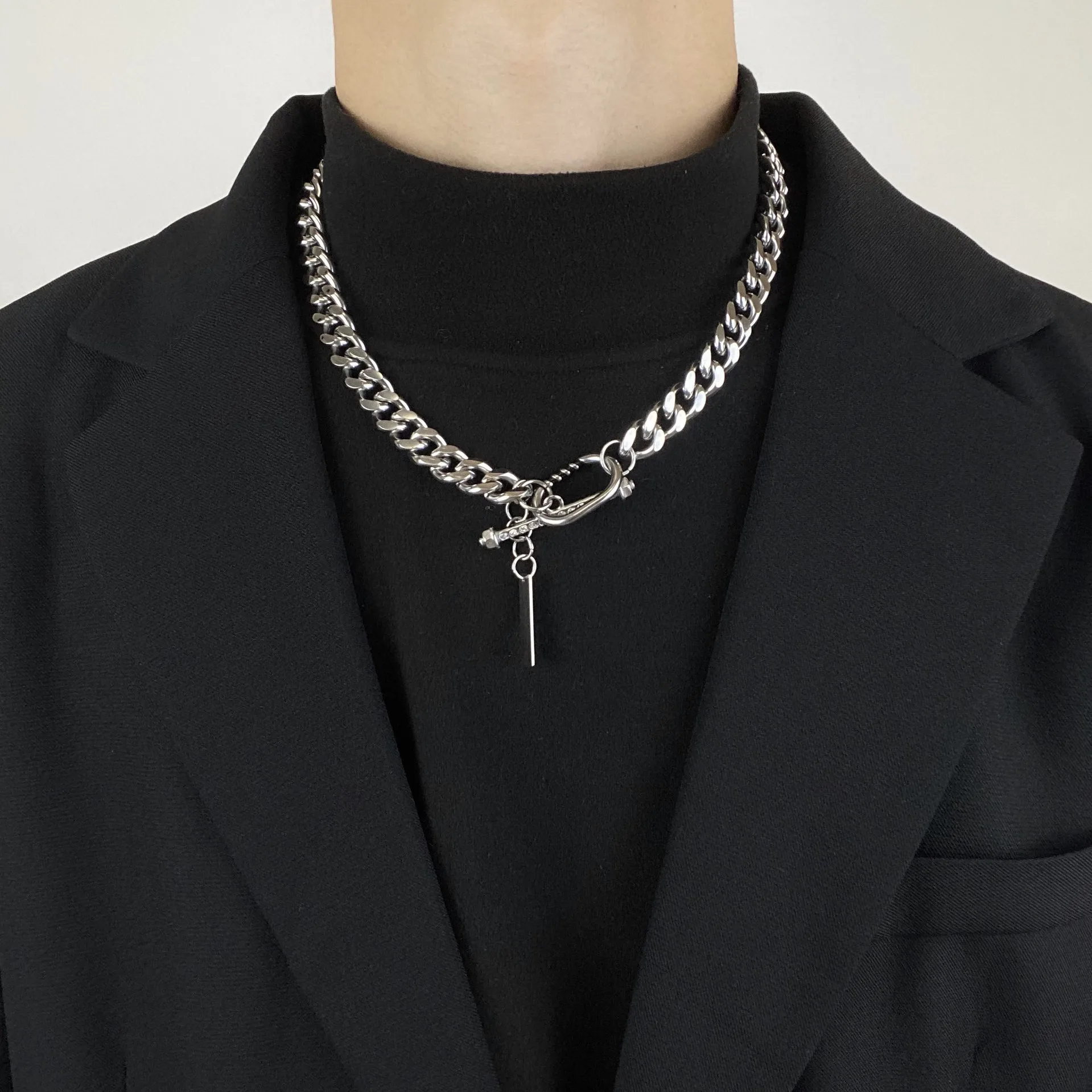 

Popular Creative Design Punk Style Diamond OT Buckle Men's Necklace Cuba Necklace Fashion Accessories Gifts for Men and Women
