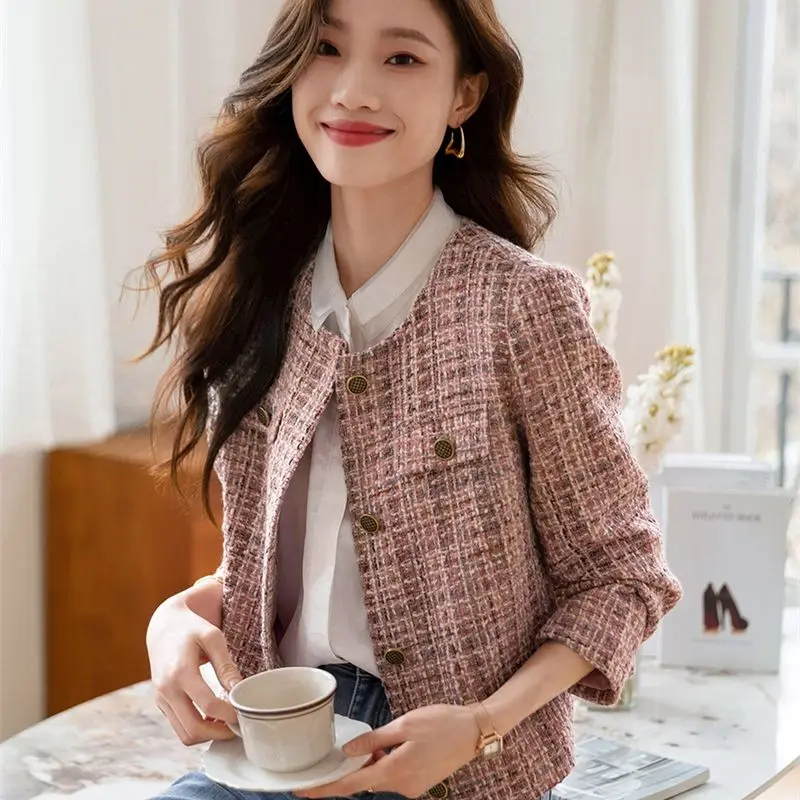 

Elegant Pink Short Tweed Jacket for Women 2023 Autumn New Korean Fashion Weave Plaid Coat Crew Neck Long Sleeve Outerwear Q247