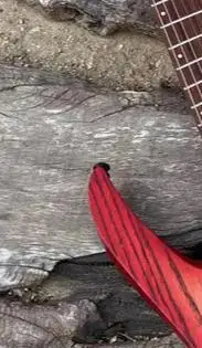 Электрическая гитара без головы шея из розового дерева корпус красного пепла