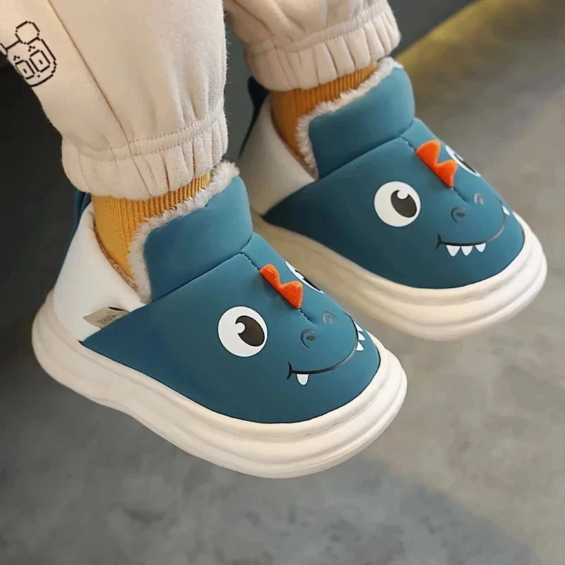 

Симпатичные домашние тапочки для детей, сандалии с милым динозавром из мультфильма для мальчиков и девочек, зимние детские домашние тапочки, Детская Хлопковая обувь