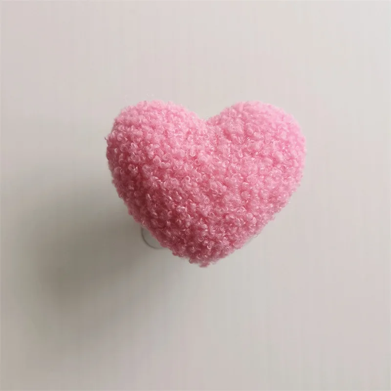 

Деревянный настенный крючок-сердечко