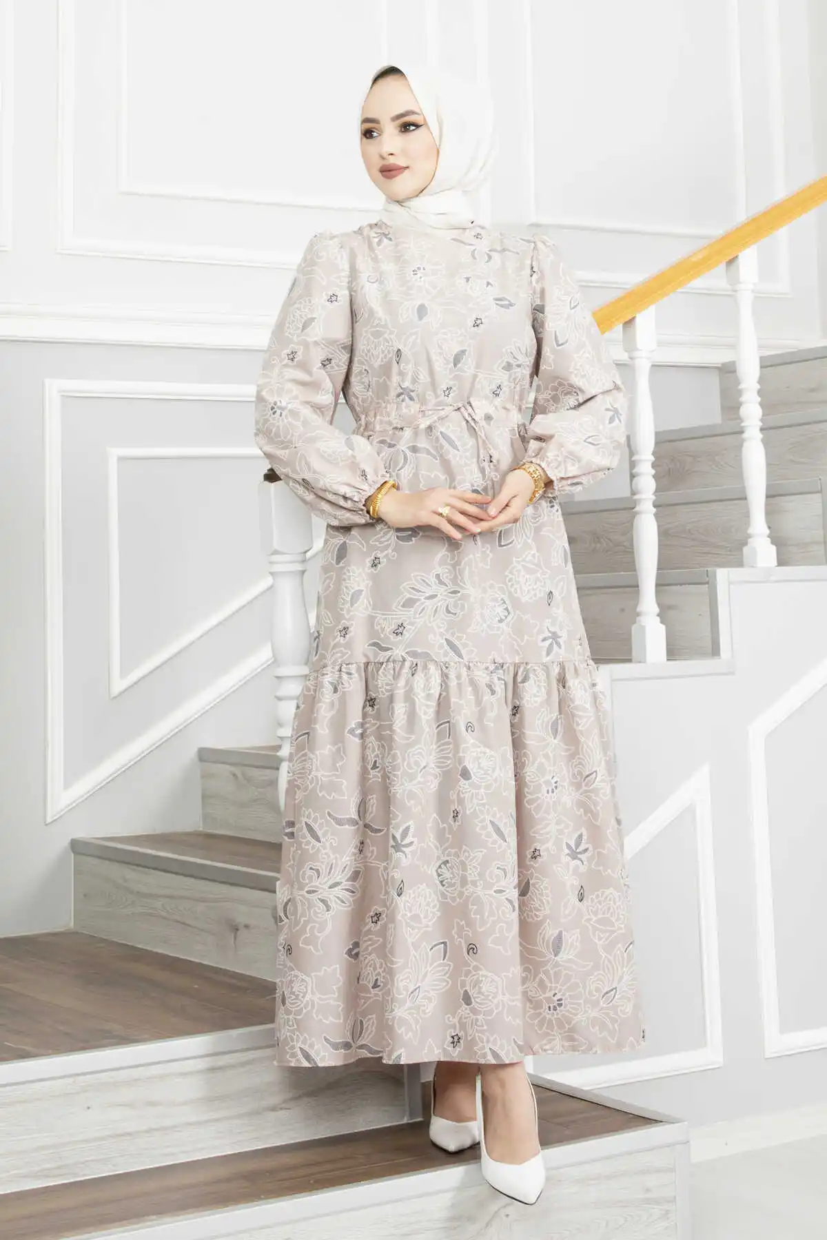 

2022 New Fashion Tunnel Belt Hijab Dress Women Youth Fashion Casual Version Ladies Abaya Stylish Quality Luxury Designer