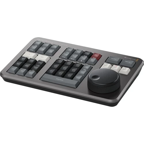 

Blackmagic Design DaVinci Resolve 17 Studio With Speed Editor (Activation Card)