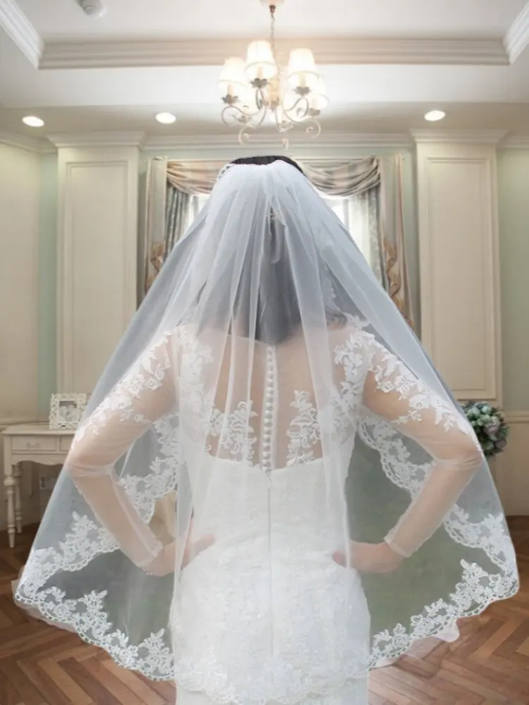 

New One Layer Lace Edge Wedding Veil Simple Short Elbow Fingertip Bridal Wedding Dress Accessories With Comb