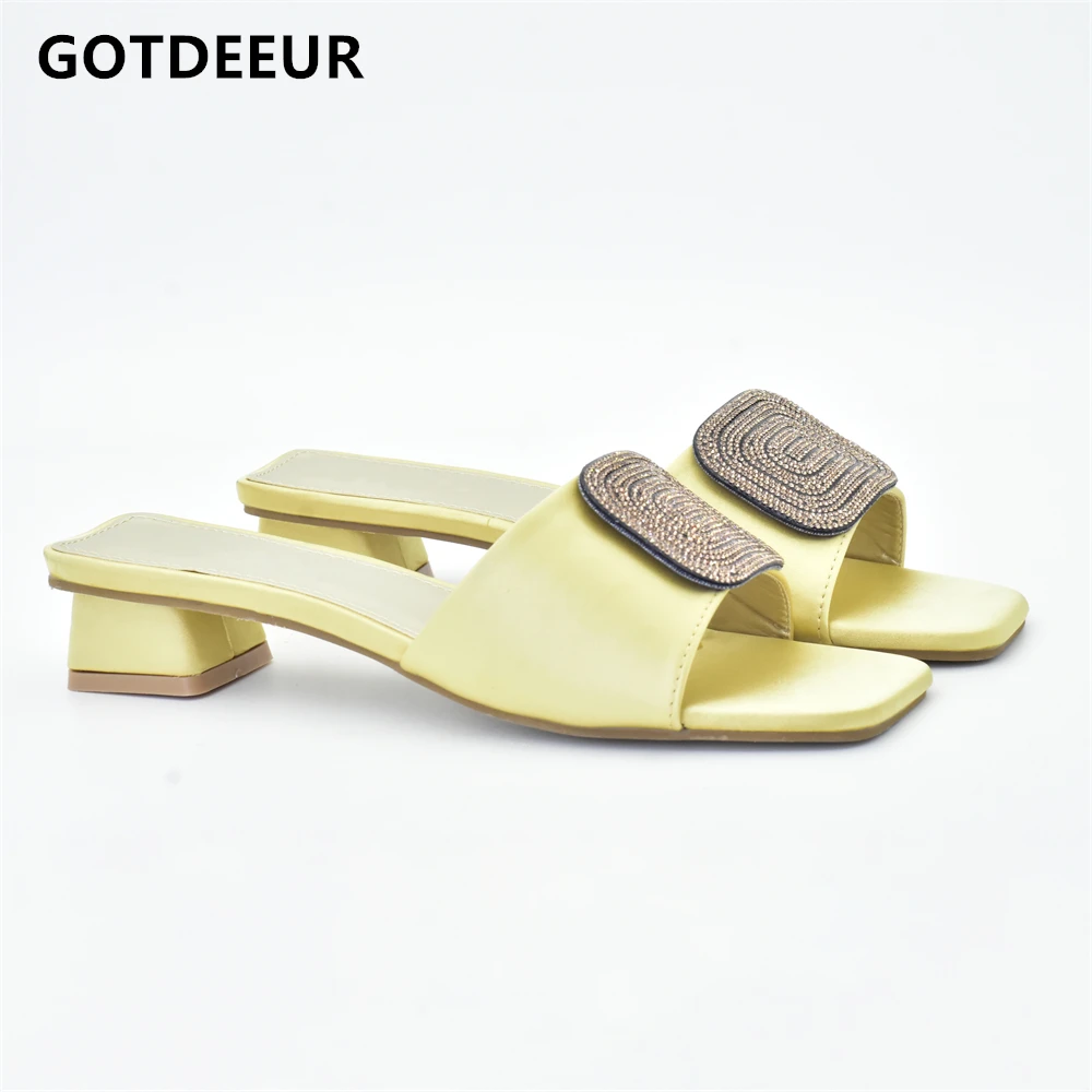 

Fashion Low Heels Slides Female Wedding Shoes for Women Bride CRYSTAL Luxury Shoes Square Toe Wide Heels Women Shoes for Women