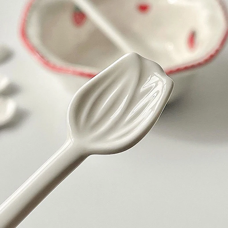 

Керамическая ложка-тюльпан TPXCKz