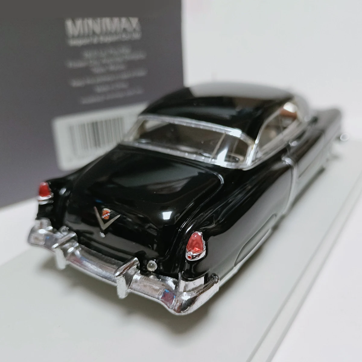 Фото Масштабная модель Spark 1:43: Cadillac Type 61 Coupe 1950 из смолы. Коллекционная винтажная модель автомобиля. Классика, ностальгия. Подарок для взрослых, сувенир, статическая модель для демонстрации. №3