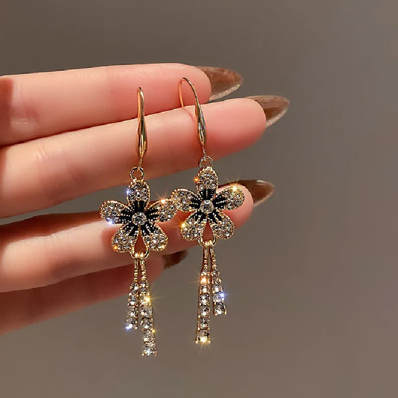 

South Korea Spring and Summer New Flower Tassel Long Earring Temperament Exquisite Elegant Trend Fashion Stud Earrings Wholesale