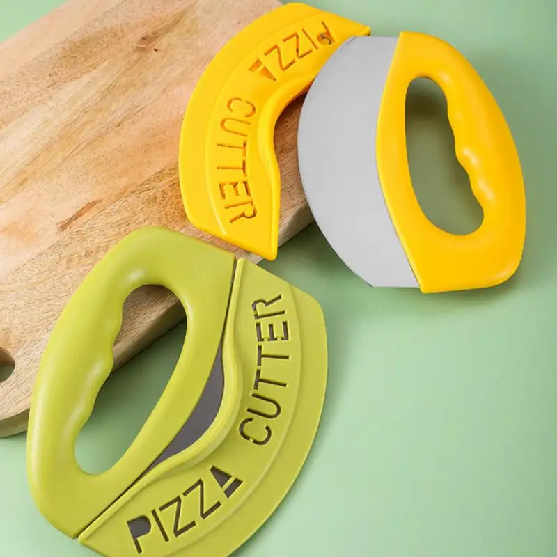 

Comfortable Handle Pizza Knife With Protective Multi-purpose Pizza Cutter Sleeve Shaker With Protective Cover Pizza Cutter