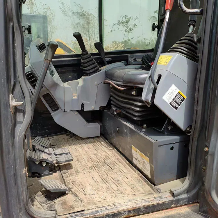 Рисунок 5 - Недорогой гусеничный экскаватор