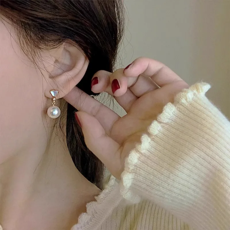 Простые веерообразные серьги с жемчугом новинка 2024 популярные серьги-гвоздики