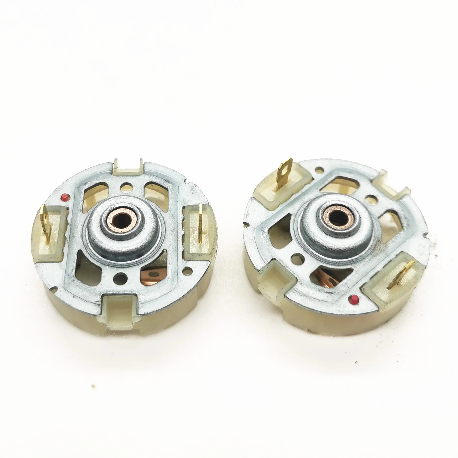 

Углеродные щетки RS540 RS545 RS550 RS555 для Bosch Makita DeWalt Hitachi Metabo Milwaukee Worx Hilti Ryobi