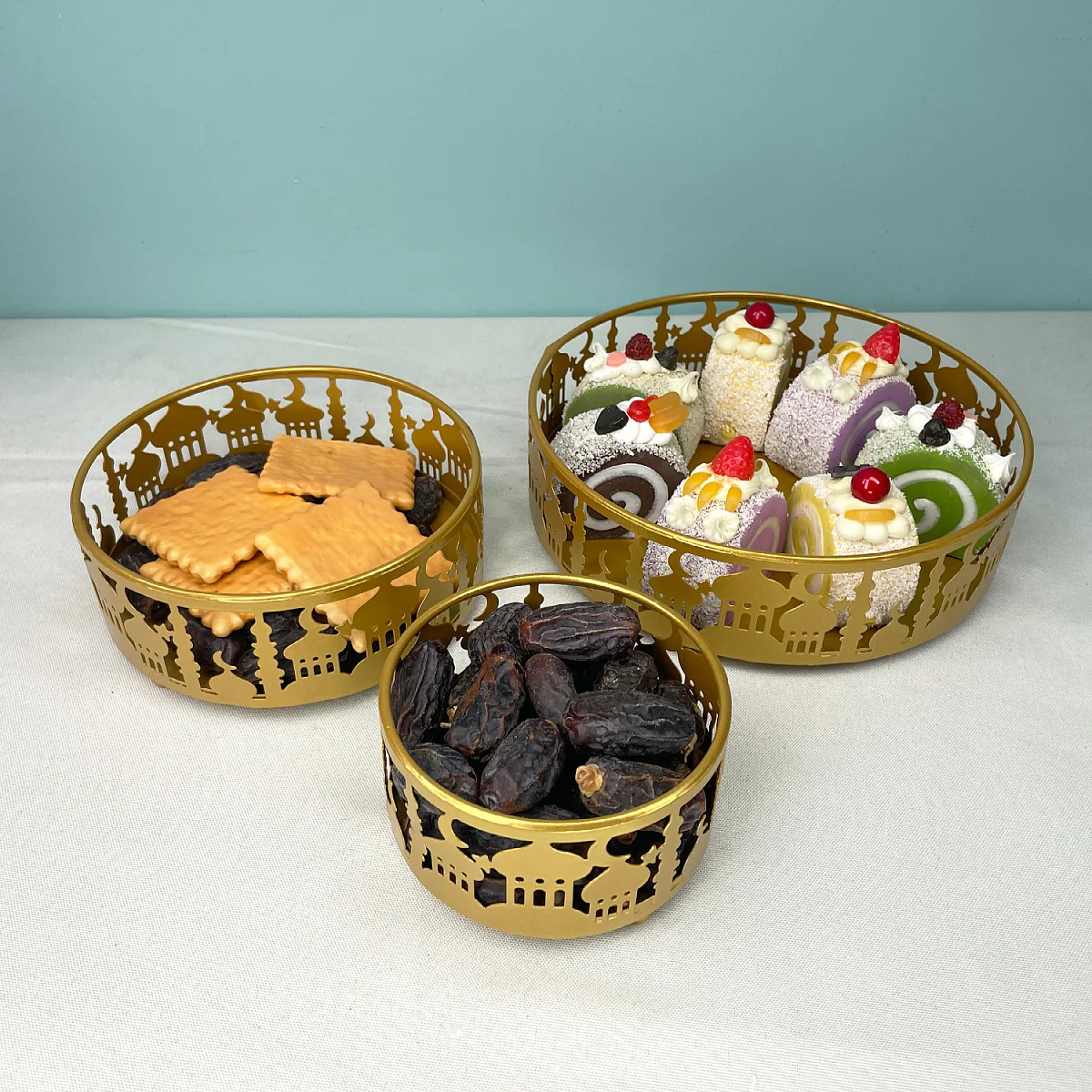 

EID Mubarak Party Supplies Metal Round Candy Pastry Food Tray Muslim Ramadan Dinner Table Ornament 2023 Gurbang Home Decorations