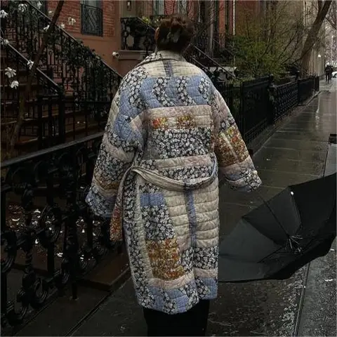 Длинное хлопковое пальто в стиле пэчворк с принтом - изображение