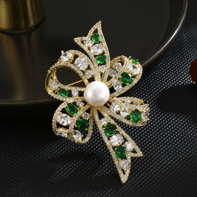 

Delicate Micro Inlaid Zircon Brooches Elegant Natural Pearl Ribbon Knot Brooch Pin for Women Fashion Corsage Coat Suit Accessori