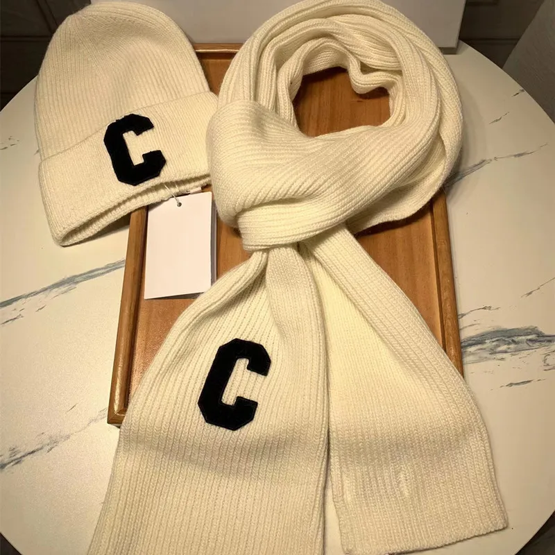 Зимняя теплая шапка шарф модный мужской и женский плюшевый вязаный головной убор