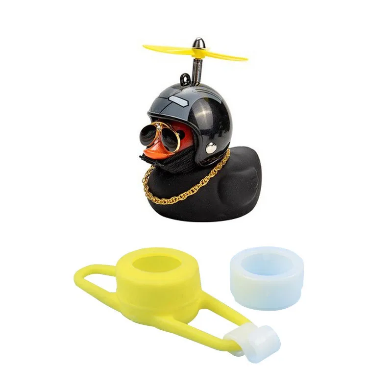 

Игрушка-утка с аксессуарами