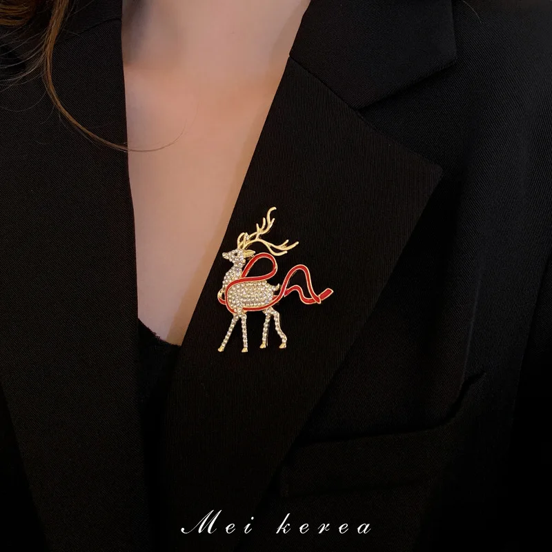 

Christmas Fashion Elegant Diamond-encrusted Elk Brooch European And American High-end Personality Corsage Pin Suit Coat Accessor