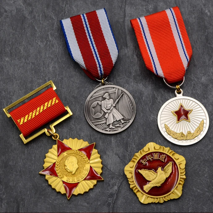 1PC Сопротивление агрессии США и помощь Корее (1950-1953) 70-летний юбилей войны - медаль "Мирная голубка" председателя Мао.