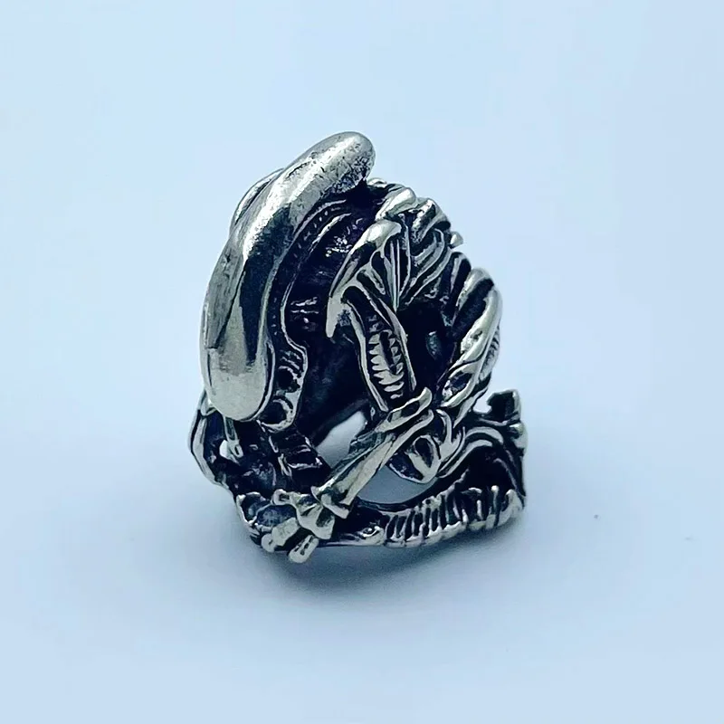 

Латунные фигурки инопланетян