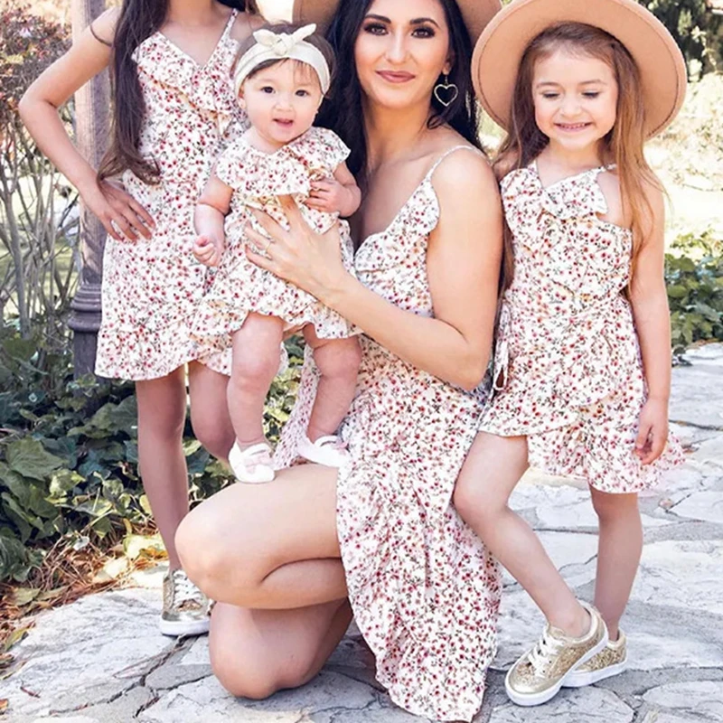

Sexy V Neck Party Dress Floral Printed Mother Kids Matching Outfits Summer Spaghetti Strap Wrap Ruffle Dress Baby Girl Clothes