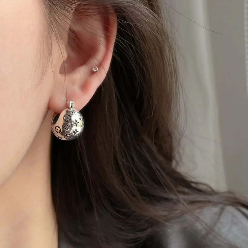 

2022 New Cross old bone flower round ball earrings for women, retro, niche design, luxury, high-grade, fashionable ear ornaments