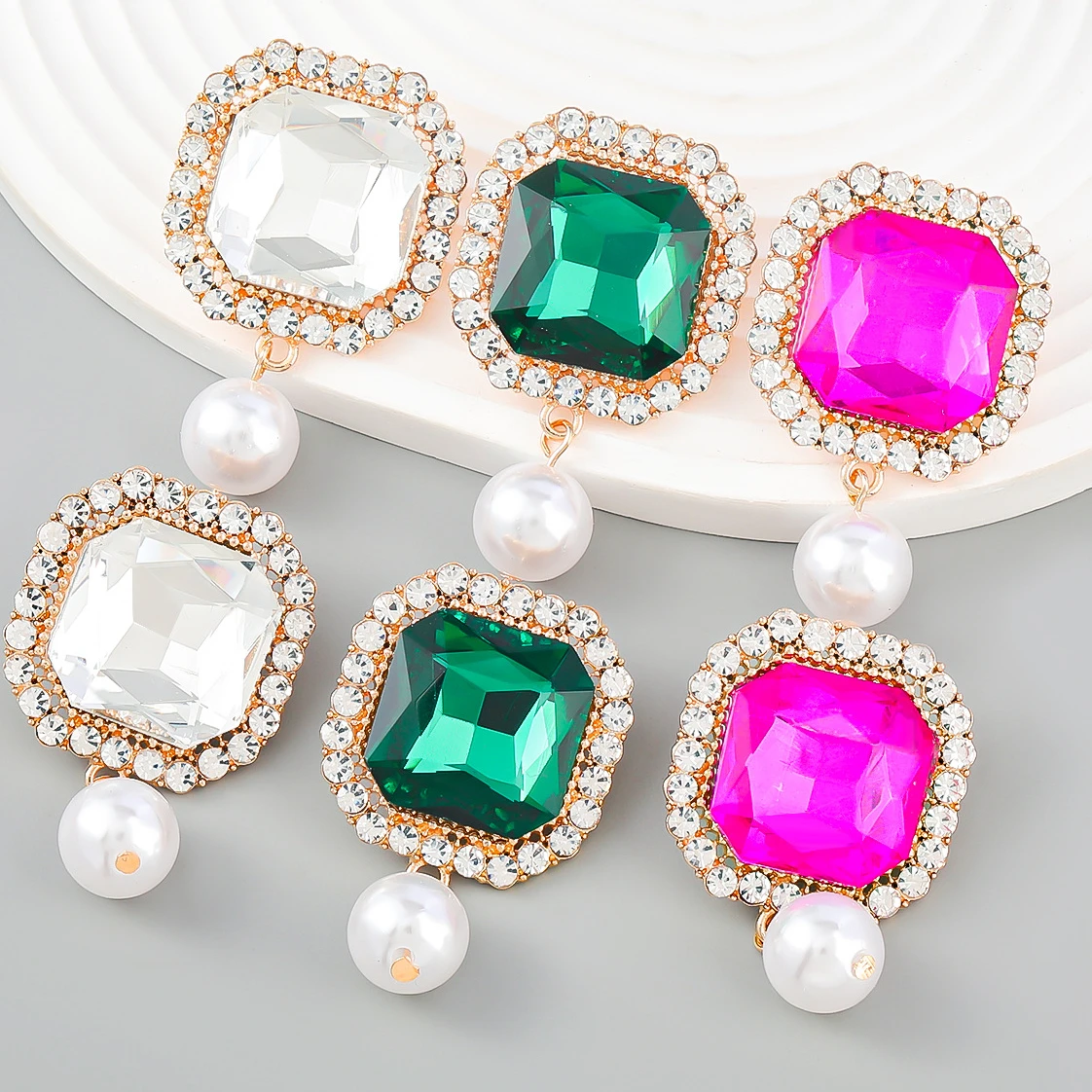 

2022 Super Sparkling Square Pearl Drop Earrings