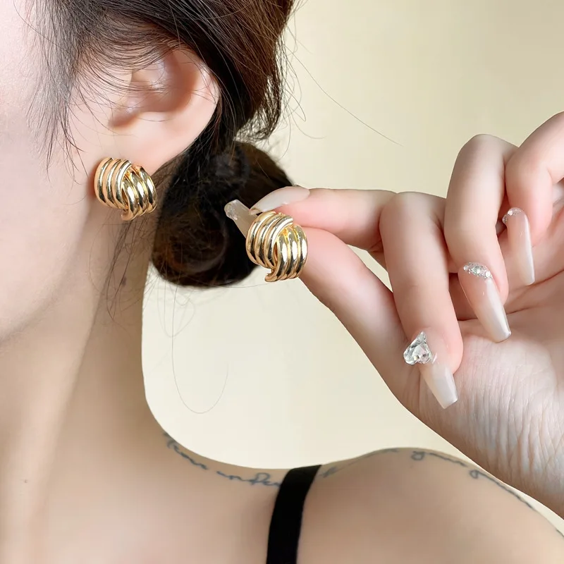 Уникальные зимние короткие Ушные Кольца с модным дизайном железного кольца