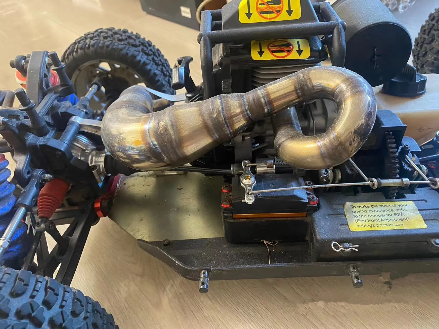 QL производит LOSI DBXL RCMK XCR1/5 четырехколесный бензиновый автомобиль с